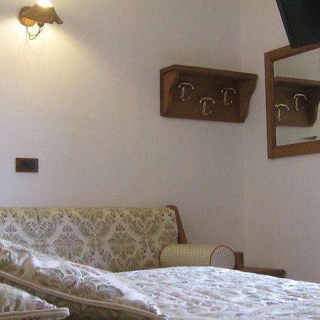 Hotel Villa Plinia Pragelato Eksteriør bilde