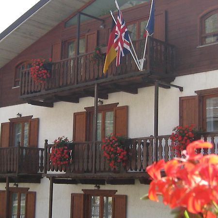 Hotel Villa Plinia Pragelato Eksteriør bilde