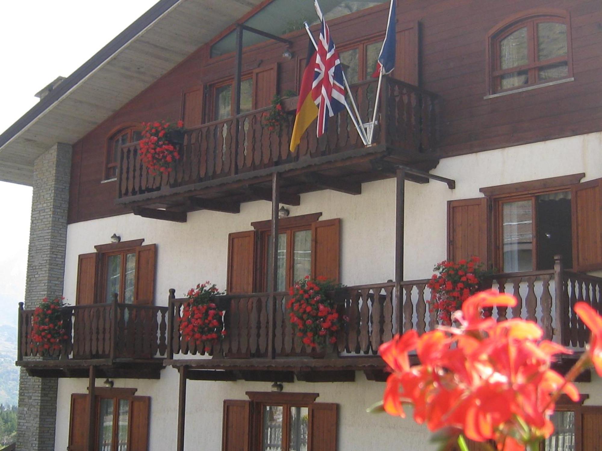 Hotel Villa Plinia Pragelato Eksteriør bilde