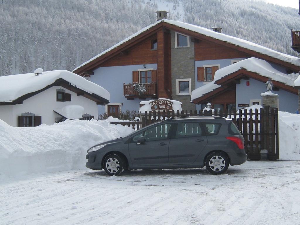 Hotel Villa Plinia Pragelato Eksteriør bilde
